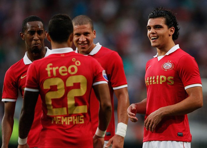 Main Cantik, PSV Patahkan Derap Ajax