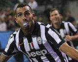 Gol Tevez Koyak Milan, Juve ke Puncak
