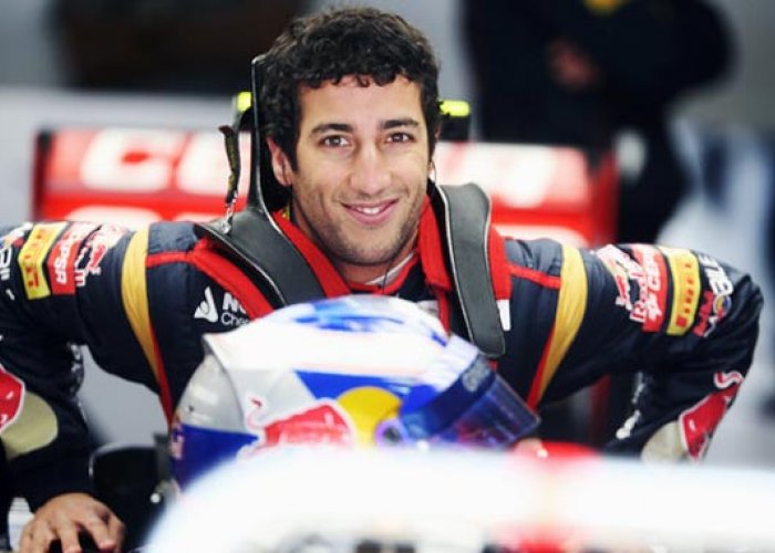 Start di Urutan 3, Ricciardo Mengancam