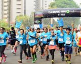 Lari Diiringi Musik Riuhkan Parkir Timur