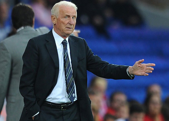Sisihkan Ranieri, Yunani Lirik Trapattoni