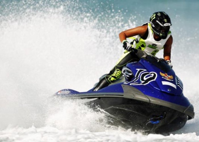 Nihil Emas di Jet Ski, Indonesia Tercecer