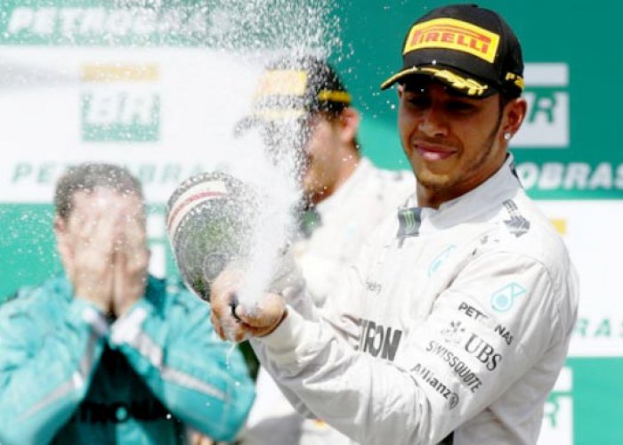 Penuntas Paten, Hamilton Kampiun Dunia