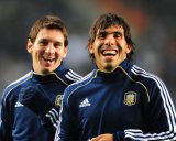 Main Bareng Messi, Tevez tak Sabar Lagi