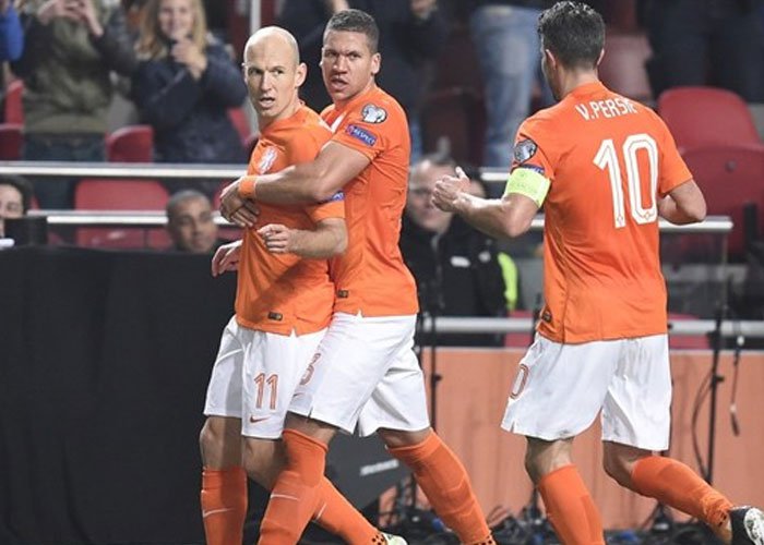 Belanda Ngamuk, Hiddink Pangkas Stres