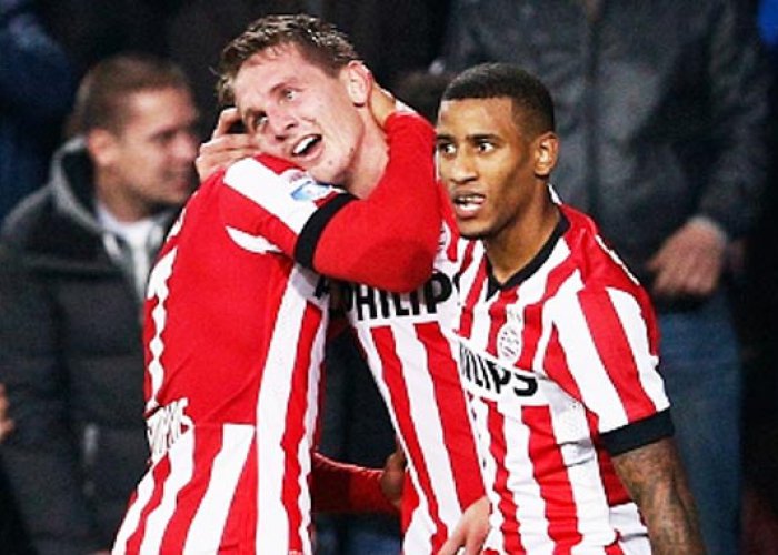 Feyenoord Diredam, PSV Amankan Jarak
