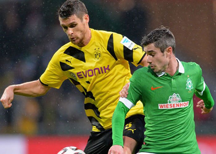Disikat Bremen, Dortmund Kian Terbenam