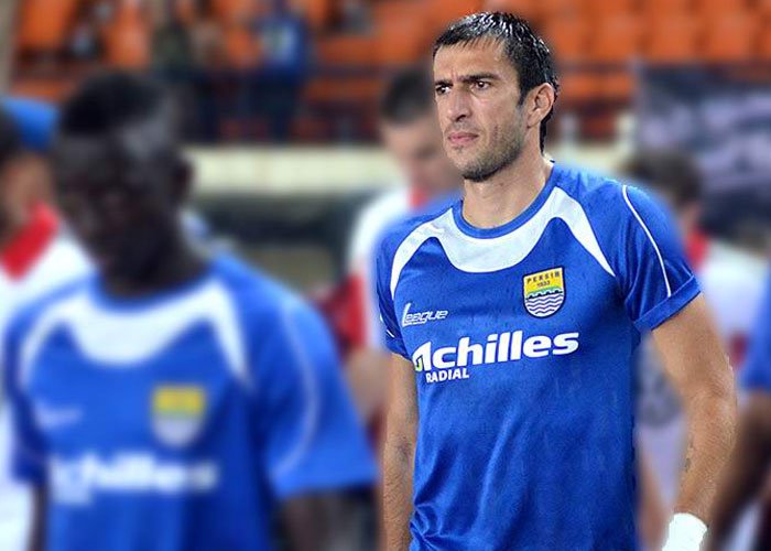 Ingin Juara Lagi, Vlado Bertahan di Persib