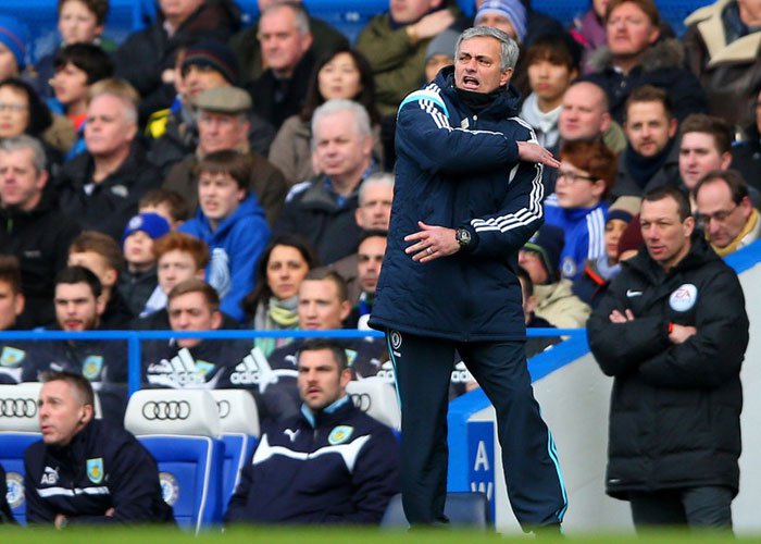 Chelsea Tertahan, Mou Serang Atkinson