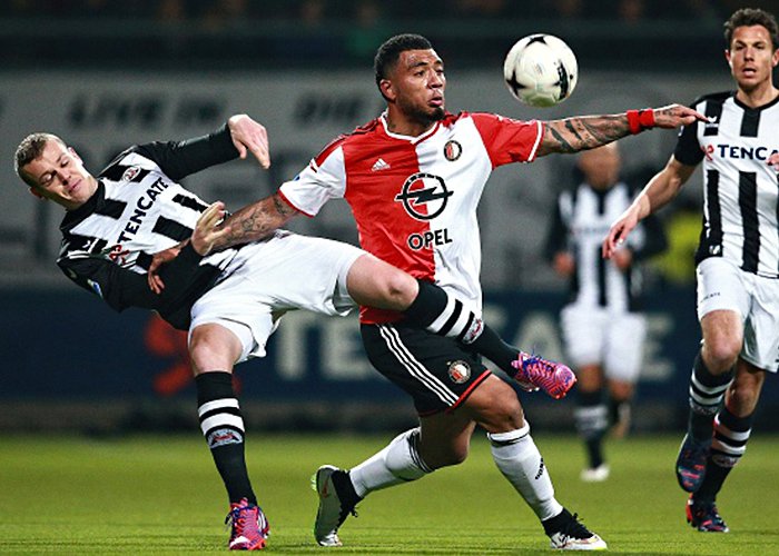 Feyenoord Tersandung, Ajax Makin Aman