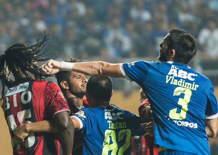 18 Klub Clear, Kickoff ISL 20 Februari 2015