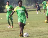 Mbamba 2 Gol, Persebaya Gulung PSGC