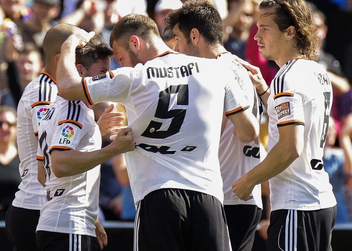 2 Gol dari Piatti, Valencia Tebas Sociedad