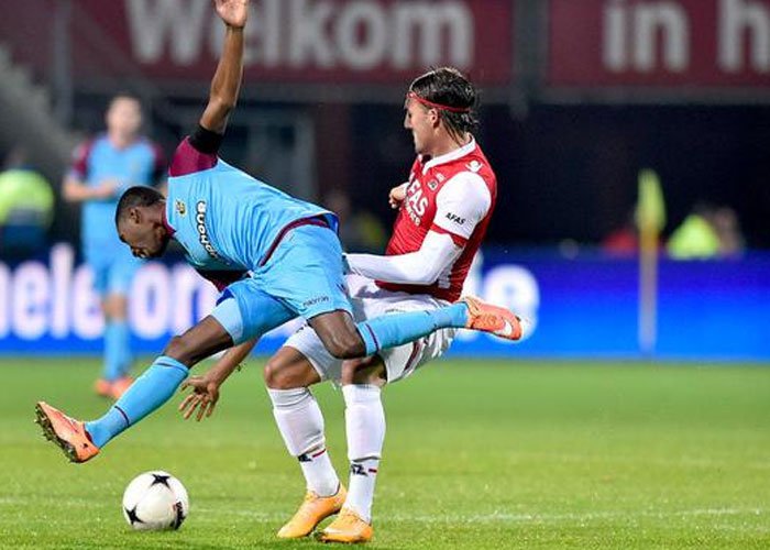 Vitesse Voor AZ 1