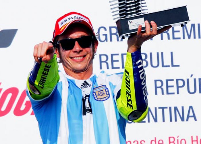 Tampil Perkasa, Rossi Jadi Raja Argentina