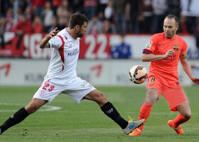 Gameiro Pahlawan, Sevilla Hadang Barca