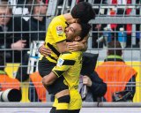 Hantam Frankfurt, Dortmund Buka Peluang