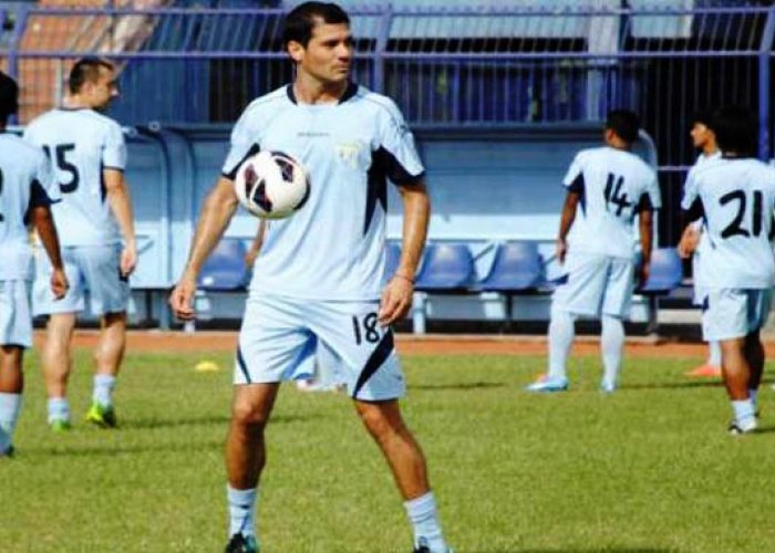Skuad Utuh, Persela Bidik Barito & Persija
