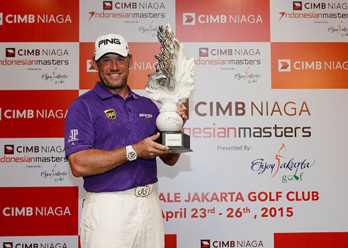 Unggul di Playoff, Westwood Hattrick Juara