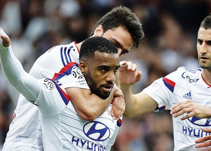 Atasi Evian, Lyon Kembali Gusur PSG