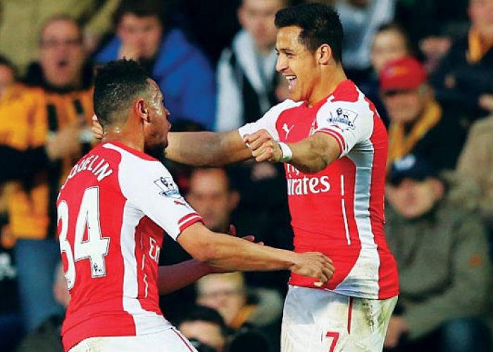 Bungkam Hull, Arsenal Ancam Man-City