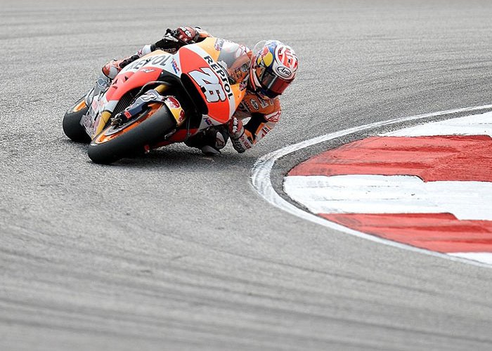 Pedrosa Juara, Rossi Terlibat Insiden