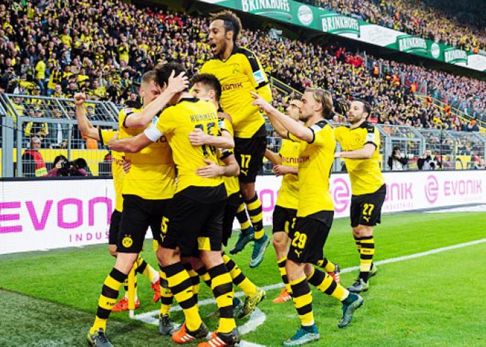 Rajai Ruhr Derby, Dortmund Jauhi Wolfsburg