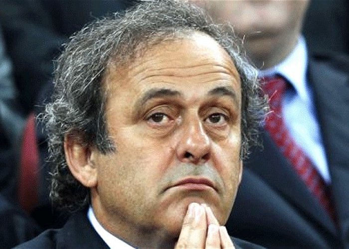 FIFA Loloskan 5 Calon, Platini Tersandung