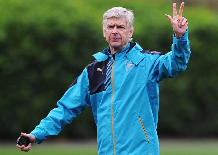 Zagreb Kuda Hitam, Arsenal Wajib Total
