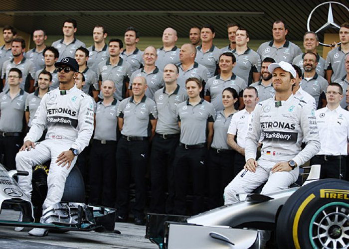 Ferrari Progresif, Mercedes Pantang Risau