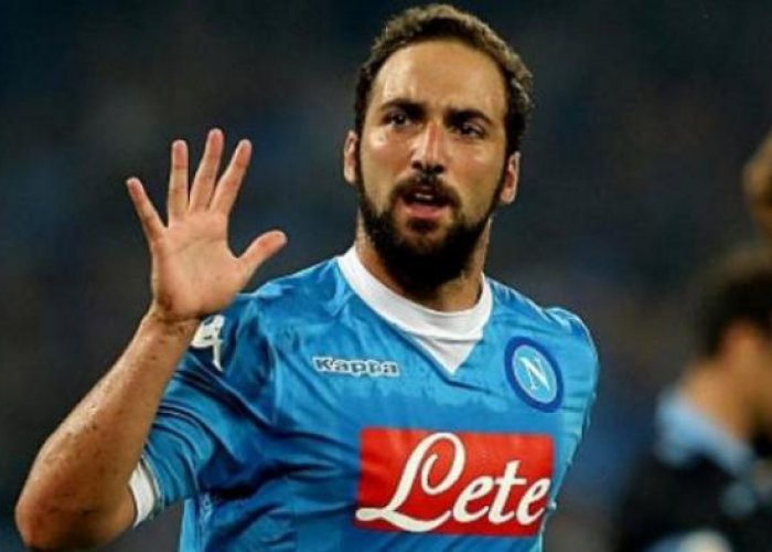 Higuain Menawan, Napoli Pun Kian Aman