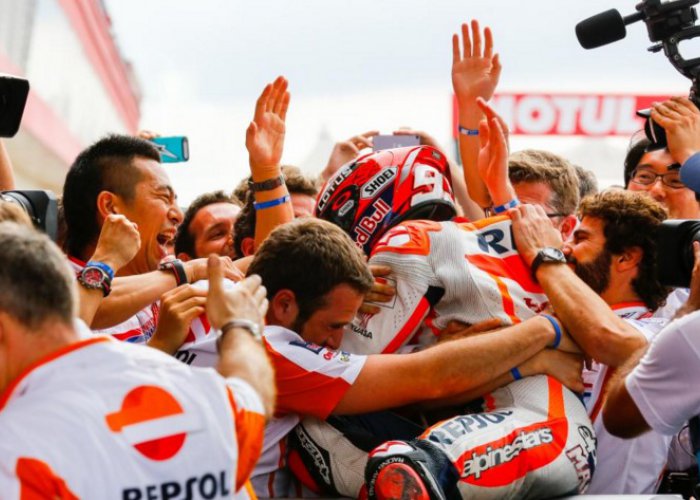 Argentina Penuh Drama, Marquez Terdigdaya