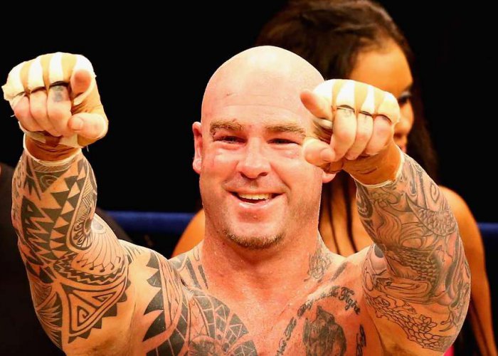 Browne Juara, Australia Berjaya