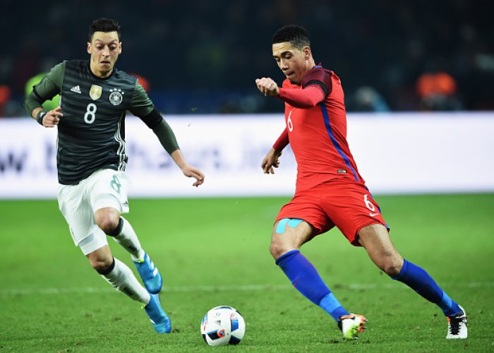 Terkikis, Jerman Dilindas Inggris