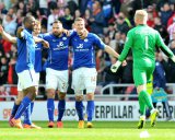 2 Gol Vardy, Leicester Makin Aman